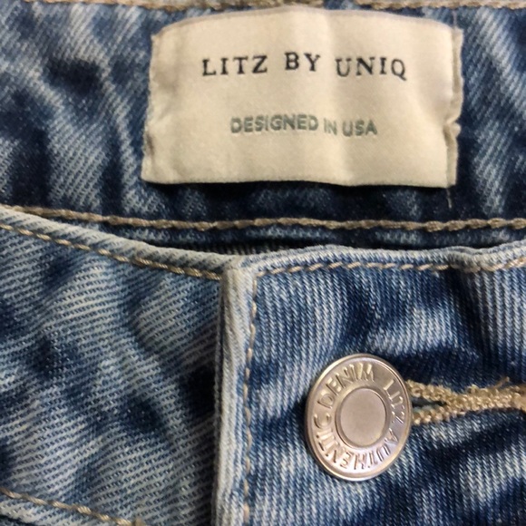 Distressed jeans - Picture 8 of 8